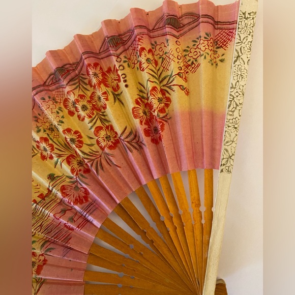 VINTAGE FOLDING HAND FAN Made in JAPAN - Picture 3 of 16